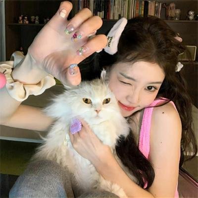 皇后娘娘驾到，通通闪开